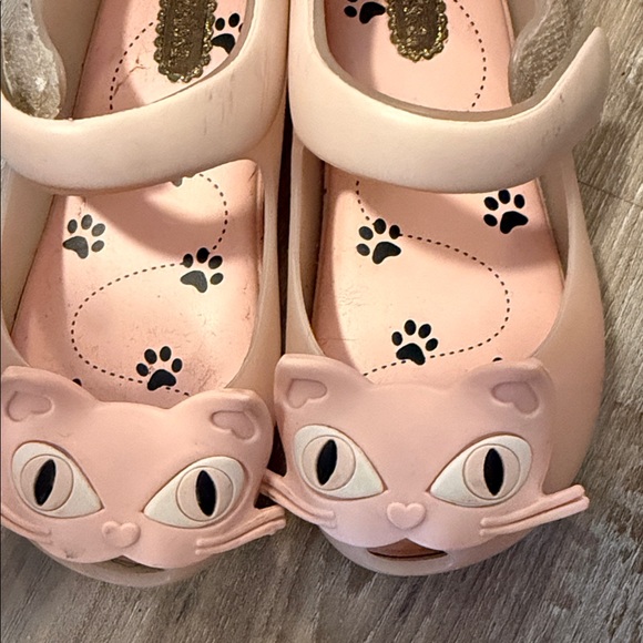 Kids Pink kitty Shoes - Picture 1 of 3